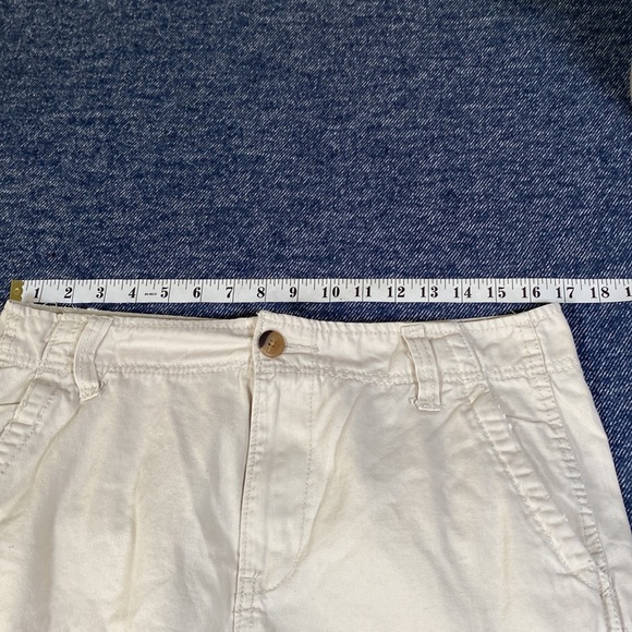 Bluenotes Men’s Classic Cargo Distressed Cream Coloured Shorts (Size 32) - Picture 7 of 7